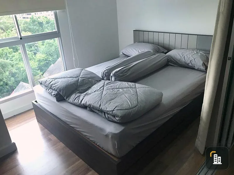 For rent A Space Me Rattanathibet. Room decorated in gray tones Built-in in the whole room, beautiful, pool view shady atmosphere