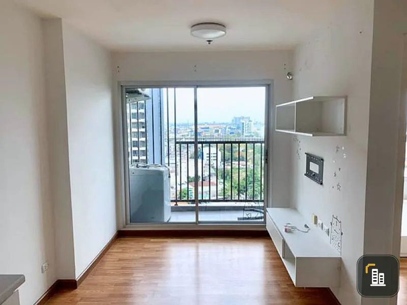 Quick sale The Trust Condo Ngamwongwan, white tone room, comfortable for the eyes, built in the whole room Ready to move in. Hurry up to buy.