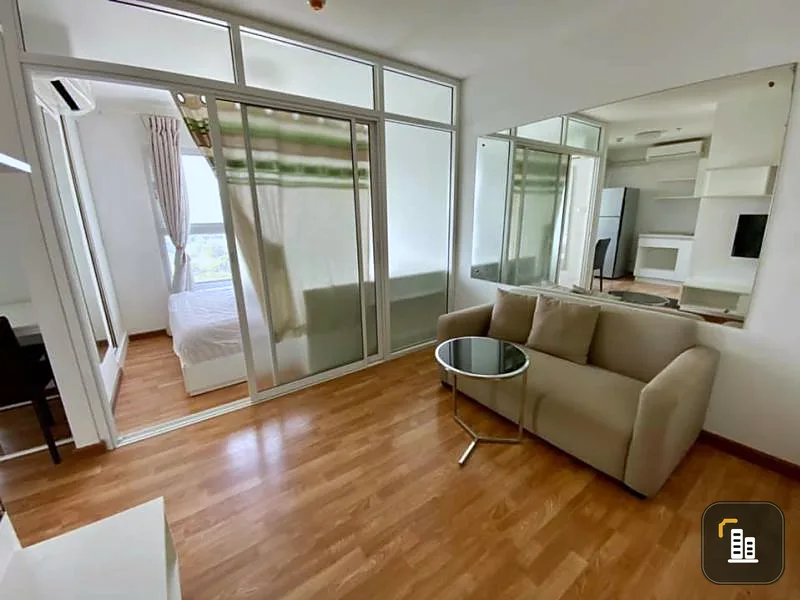 Urgent sale, The Trust Condo Ngamwongwan, beautiful room, simple decoration. The atmosphere is airy and comfortable. Buy it now. Hurry up..