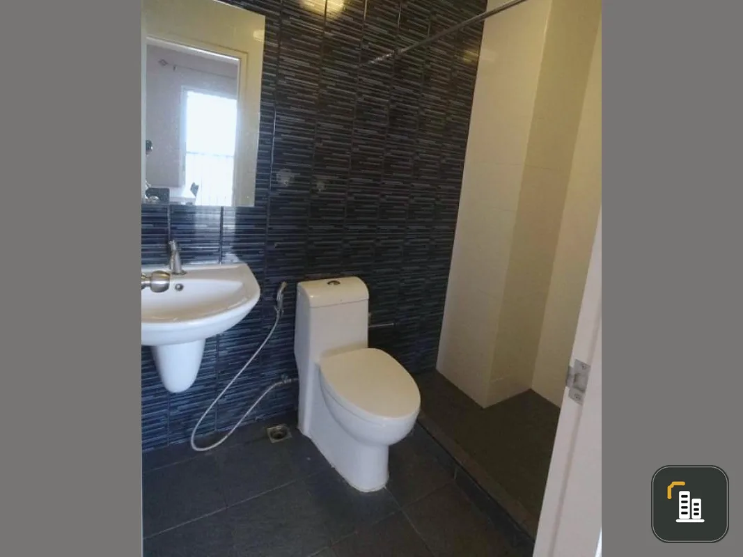 Urgent sale, The Trust Condo Ngamwongwan, fully furnished room. The highest floor, the most amazing view. Quick purchase, can't find anywhere else.