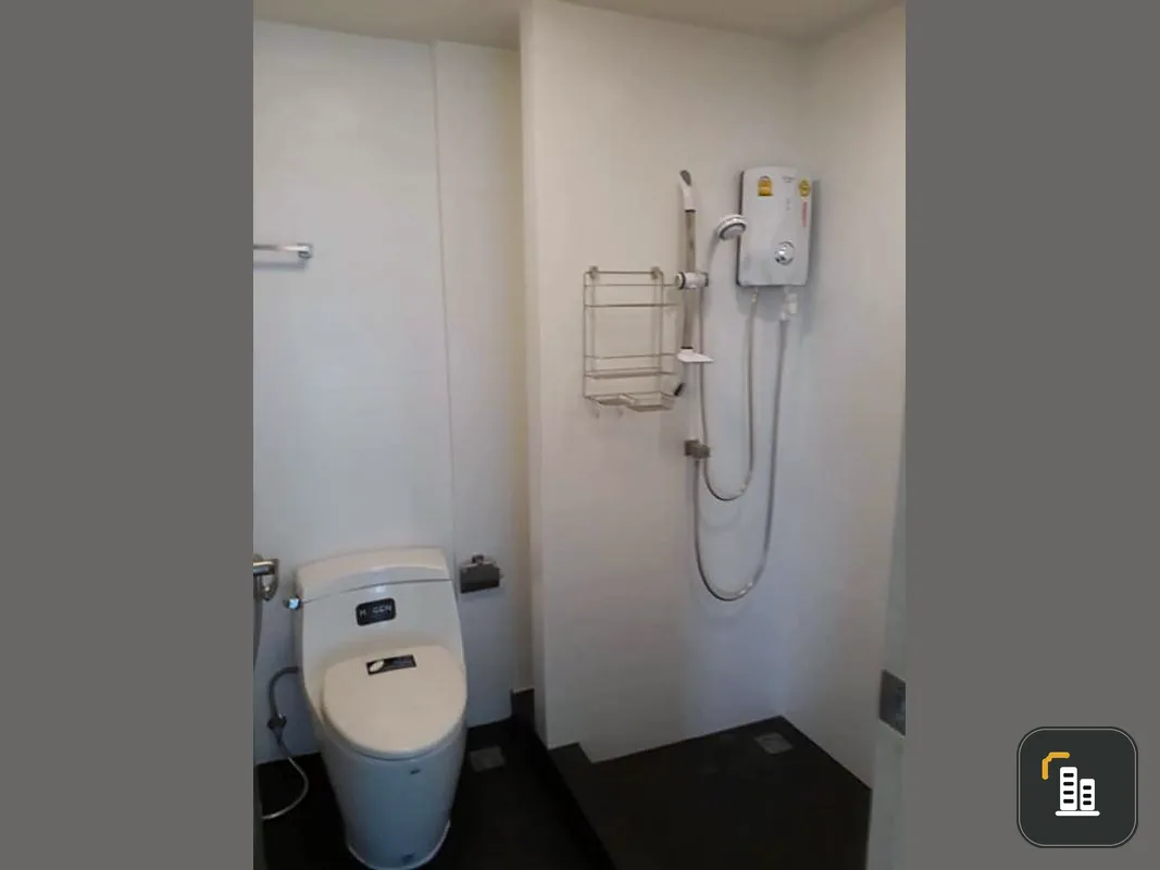 Great value FOR SALE The Iris Bang Yai, pool view room, highest floor, plus the best price. Hurry up to buy before you miss it.