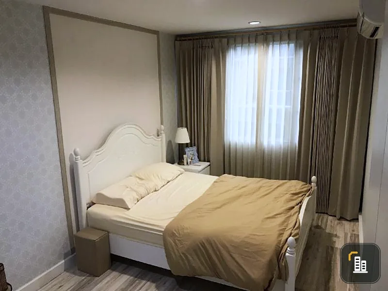 Condo for sale, Sammakorn S9 condominium, pool view, very good atmosphere, suitable for relaxing, do not hesitate, book now.