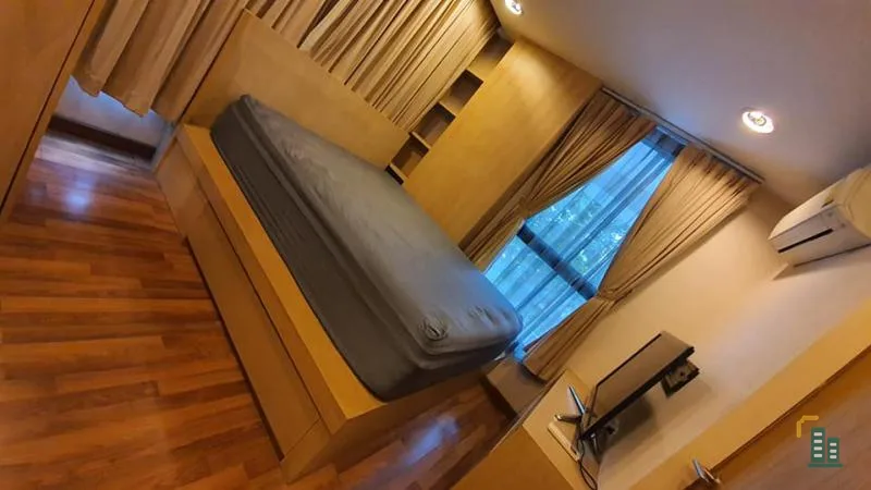 Quick rent !!! Zenith Place Condo, Sukhumvit 42, furniture, good location, convenient transportation, 2 bedrooms, ready to book !!!