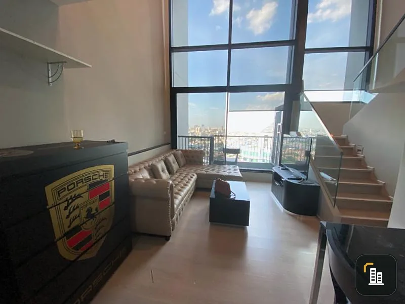 Condo for rent at Rhythm Sukhumvit 44/1, very beautiful room, full furniture, high floor, very beautiful city view. Easy to travel near BTS. Book now.