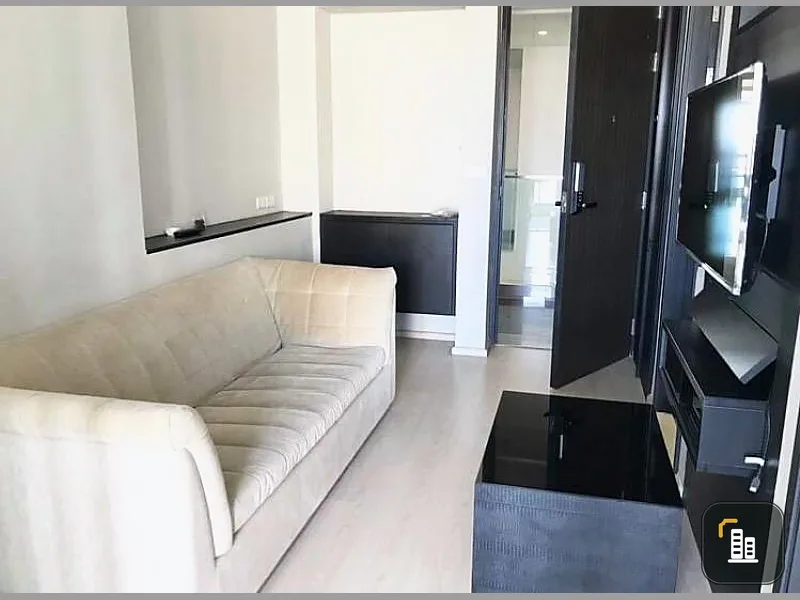 Condo for rent, Rhythm Sukhumvit 44/1, beautiful room, good view, fully furnished, very pleasant location, convenient to travel, close to BTS, grab it.