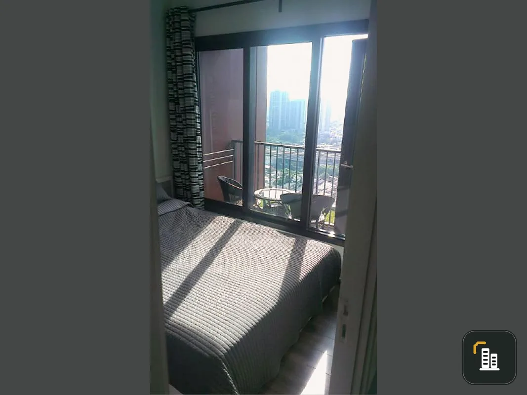 Rent PENTHOUSE WYNE Condo Sukhumvit, 31st floor, spacious room, beautiful view.