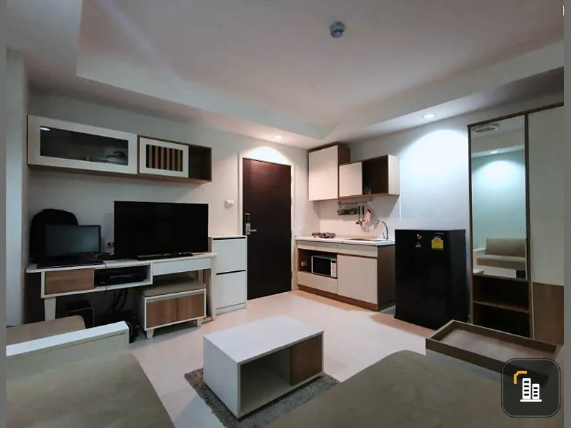 Urgent sale, The log3 condo Sukhumvit 101/1, very good location. Pool view