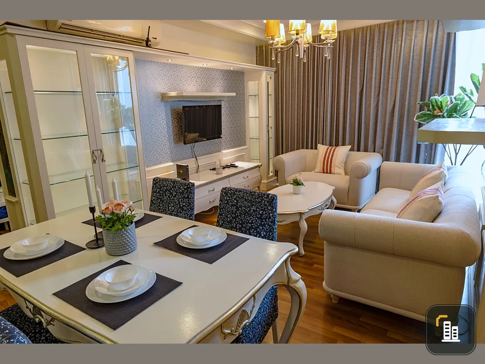 Condo for rent, Le Luxe Condominium, view of Sukhumvit Road, see BTS cars, not blocked by buildings, corner room.