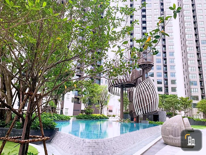 Condo for rent, Elio Del Nest, private corner room, pool view, washing machine. Miss and regret