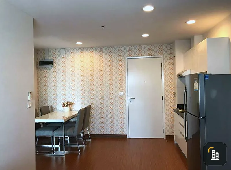 - Rent diamond sukhumvit, 17th floor, beautiful room, beautiful decoration, good location, near BTS, so slow