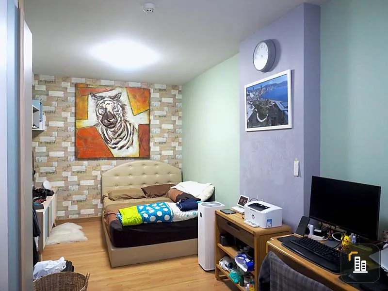 Supalai room for sale Park @ Ratchayothin The room is before the corner room. View of Ratchadaphisek Road, opposite SCB Park, fully furnished.