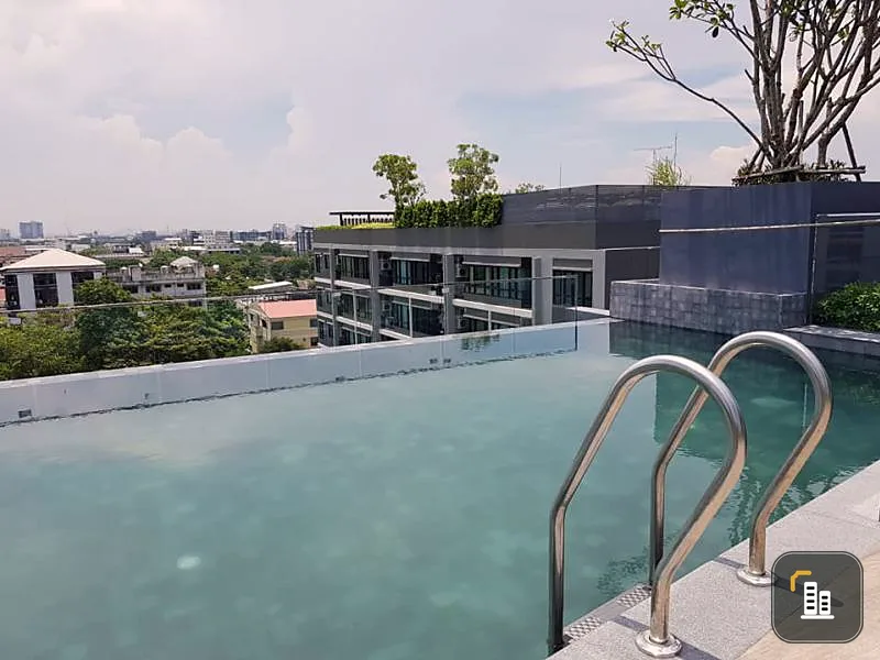 Urgent !!! Condo for rent, The Urban Attitude Bearing 14, convenient transportation, fully furnished, ready to move in