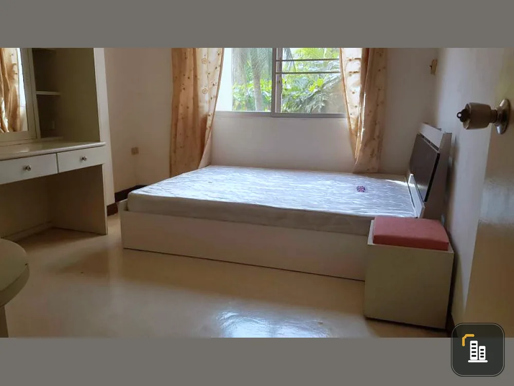 Condo for rent / sale Las Sal Park, good value room, many people Ready to move in,