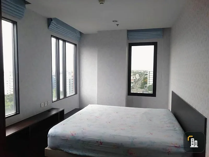 Urgent for rent !! Condo The Gallery Bearing, high floor, corner room, convenient transportation, near BTS Bearing, do not miss !!