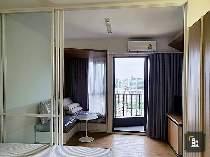 Urgent sale!! Condo Triple Y Residence, 26th floor, corner room, complete facilities, hurry to book!!