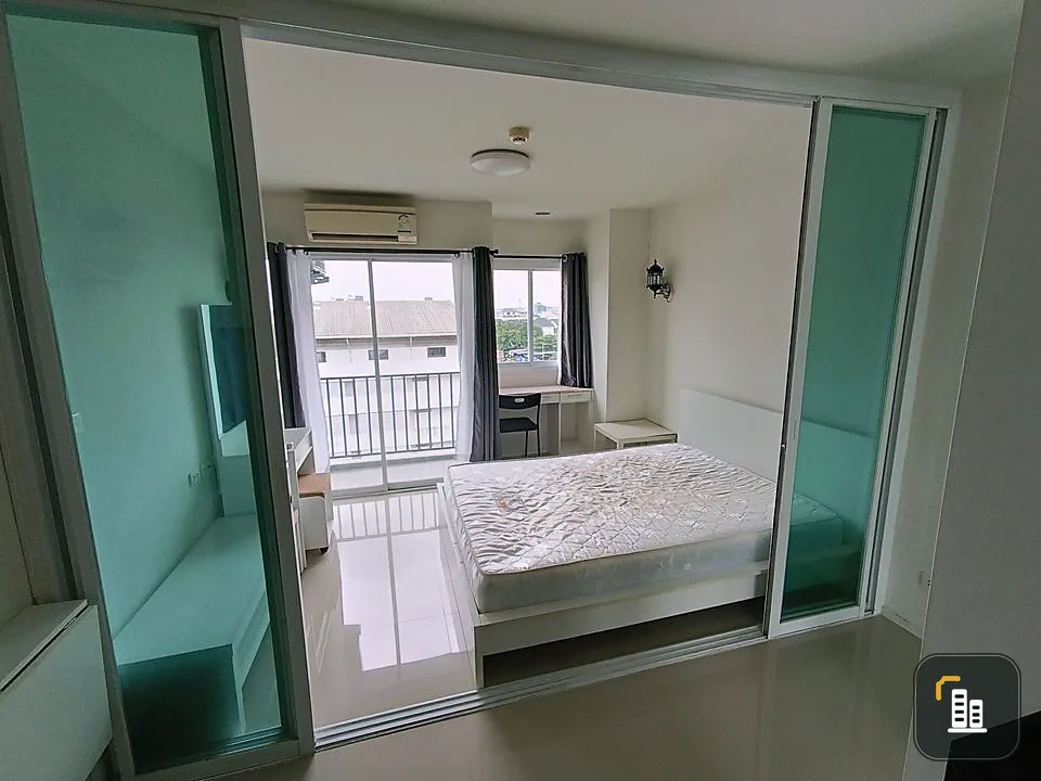 for sale rent Kensington Condominium, high floor studio room ready to move in, don't miss