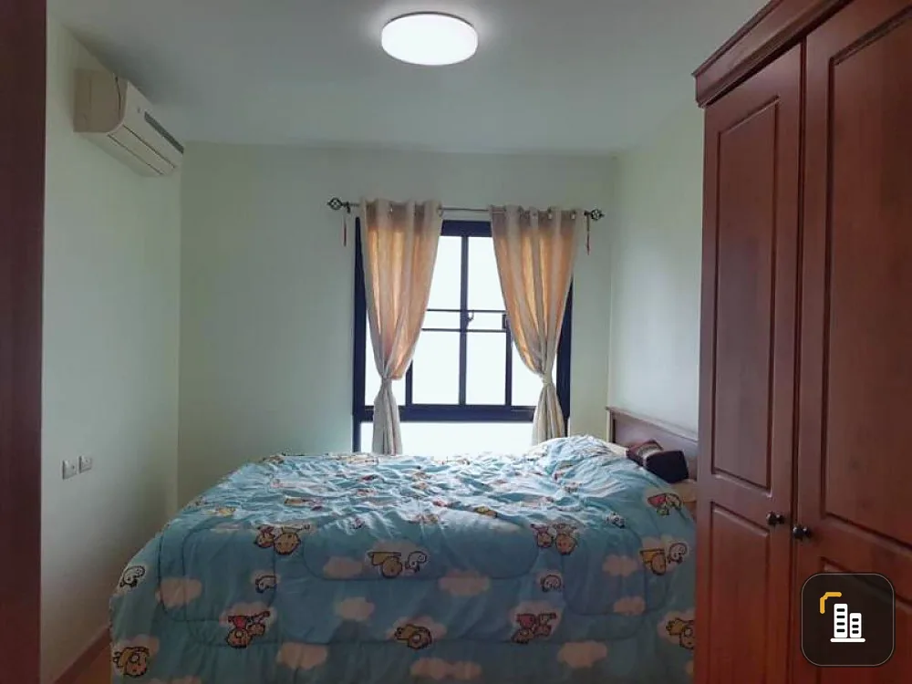 Rent / Sell Icon Do Sukhumvit 105, large room, lots of furniture, 3 air conditioners, located near BTS Bearing, convenient to travel, book now !!!