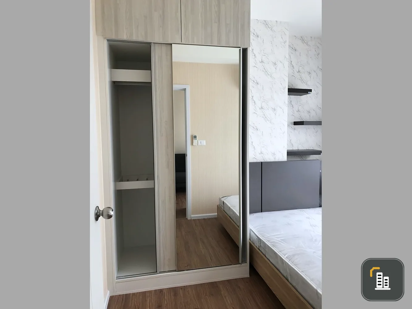 Sell for rent!! Condo Notting Hill, Sukhumvit-Praksa, 8th floor (corner room), fully furnished, ready to move in, don't miss it!!