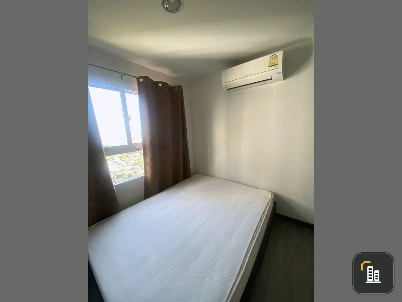 Urgent for rent !! The Trust Condo @ BTS Erawan, fully furnished, good location, river view, convenient transportation, near many shopping centers You can't miss it !!