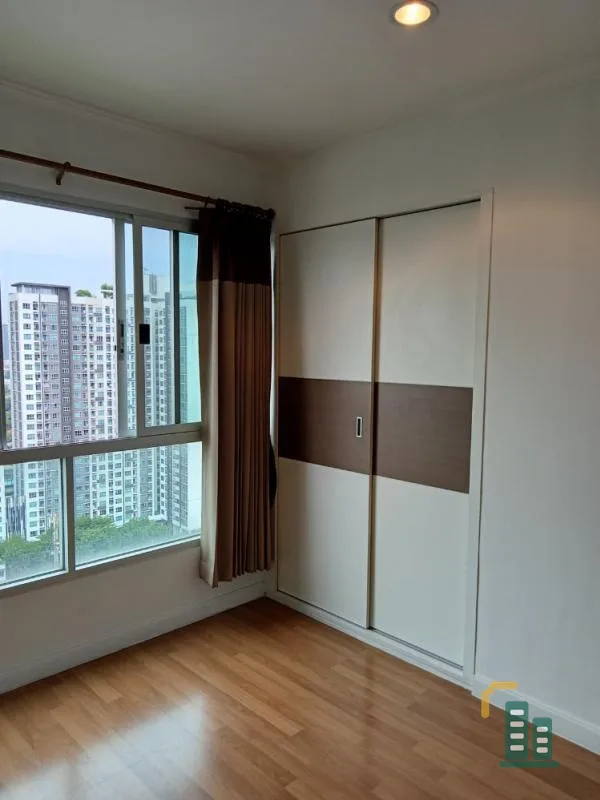 Urgent sale, Lumpini Place Condo Rama 4 - Kluay Nam Thai, open room, beautiful view, cheap price, book now.