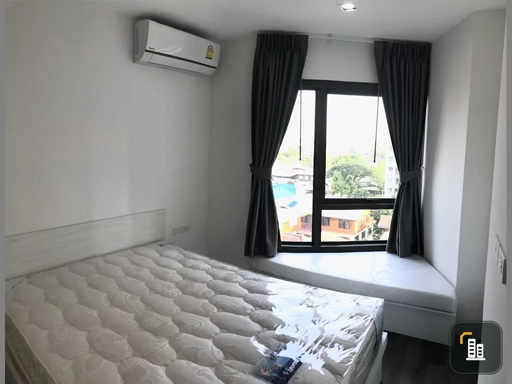 Sell / rent Condo Rich Park Triple Station, the room is on the side that does not get sunlight in the morning, fully furnished, urgently