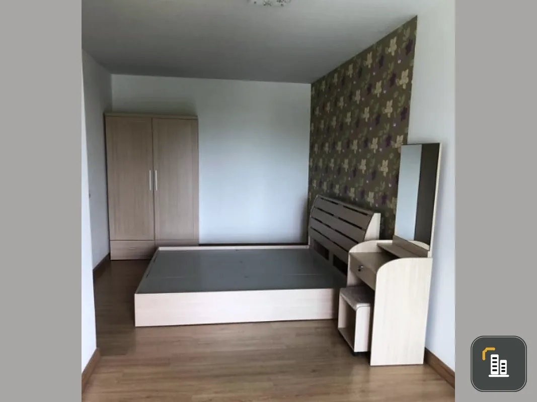 Urgent sale !! Condo Supalai Park Srinakarin, next to the Yellow Line Under construction, convenient transportation, don't miss it!