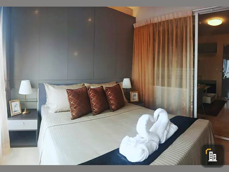Sell the leaf pattanakarn, size 30 sq m, beautiful room, fully furnished, near Airport Rail link, hurry