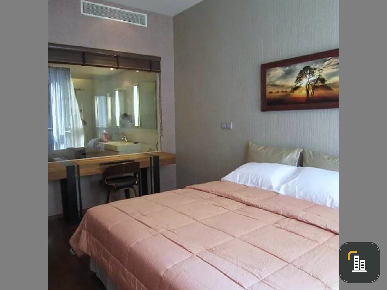 Rent / sell quattro by sansiri, wide corner room, comfortable, furnished with a friendly price.