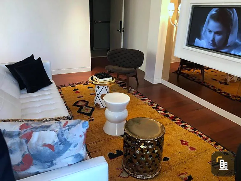 Condo sales down, Khun By You, luxury condo in the heart of the city Location that everyone is looking for Missed and missed it.