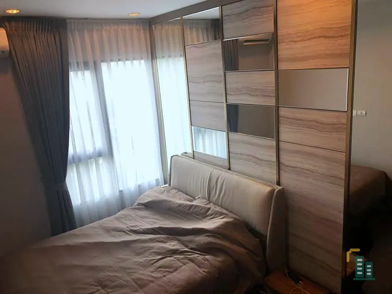 Sell/Rent Condo C Ekkamai, unblocked pool view. Built-in Complete electrical appliances. Good location. Hurry up.