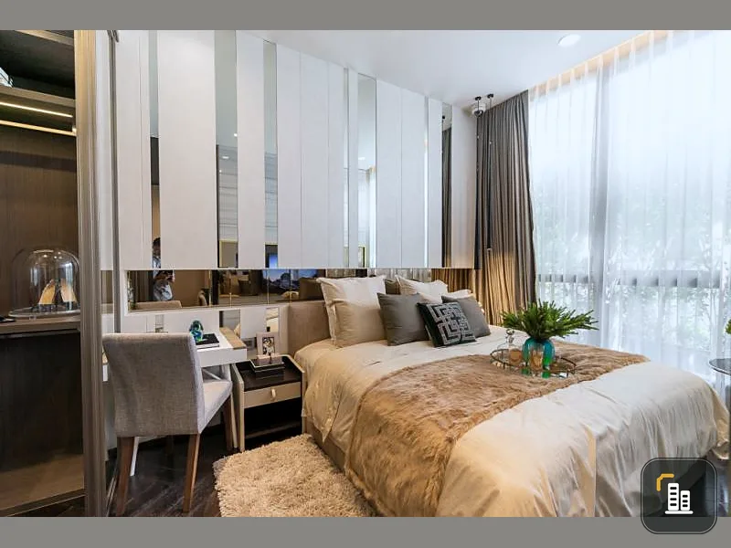 sales down/the esse sukhumvit 36 luxury condo with the best location in bangkok thonglor dont slow.