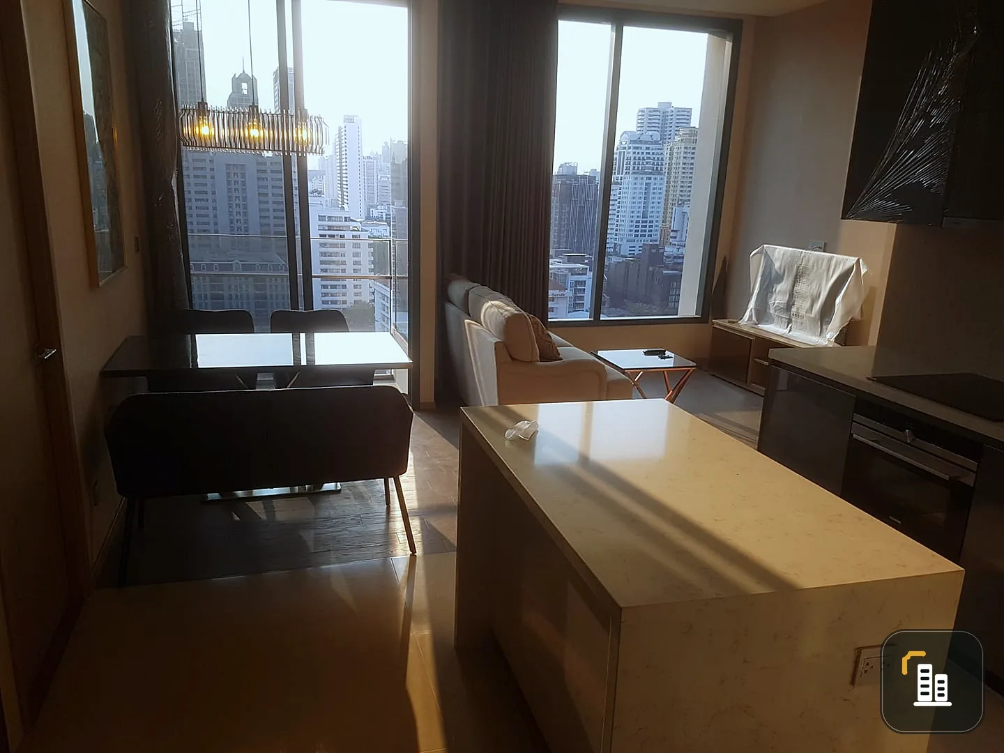 Sell / rent The Esse Asoke 2 bedroom condo, high floor, just fit, very new room, interested in asking more information.