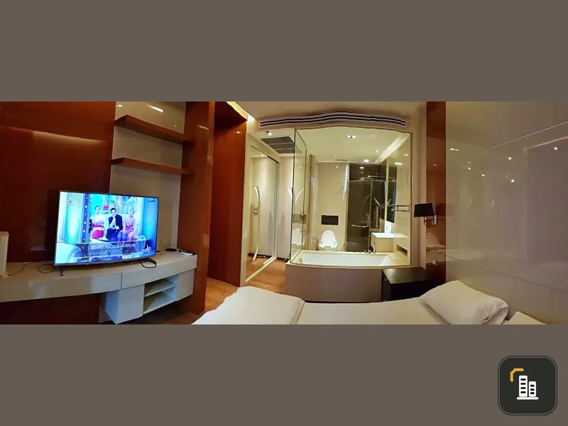 Condo for sale, The Address Sukhumvit 28, high floor, complete with furniture and appliances.