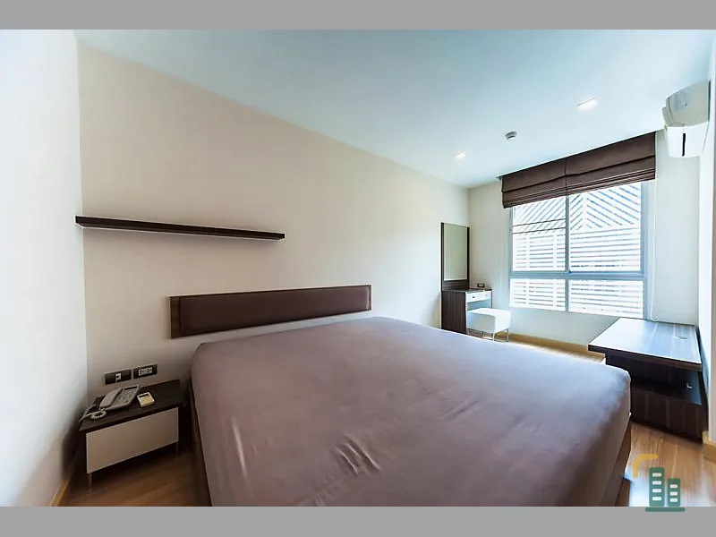 Condo for sale, Tree Condo Ekamai (Sukhumvit 42), high floor, room next to garden view, very new condition, the owner takes good care.