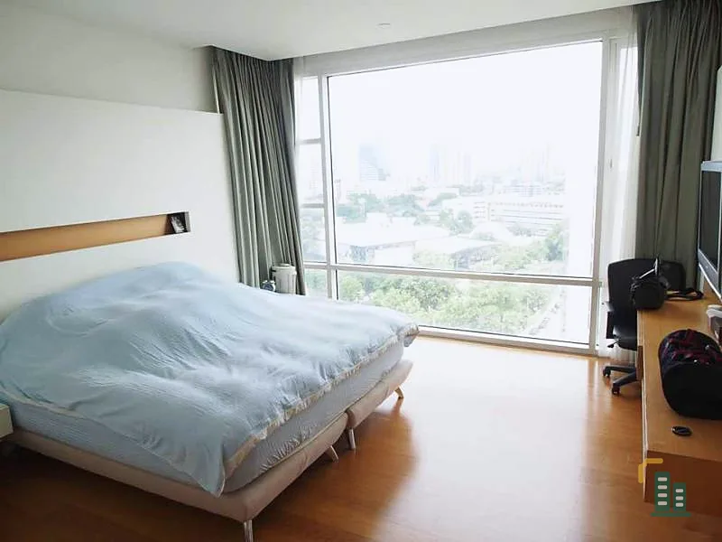 Condo for sale, Fullerton Sukhumvit, 3 bedrooms, 152 sq.m.Can raise animals, travel conveniently, do not miss !!