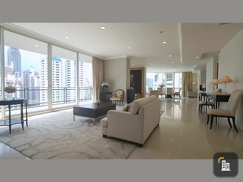 For rent, Royce Private Residence, area 356 sq.m., luxury condo in the middle of the city, Luxury English style, do not miss.