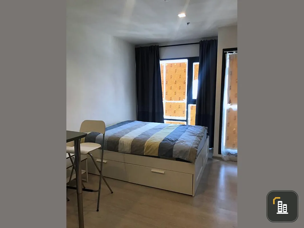 Condo for rent at Rhythm Sukhumvit 36-38, new room, fresh hot, lots of furniture, washing machine. Hurry and come and rent.