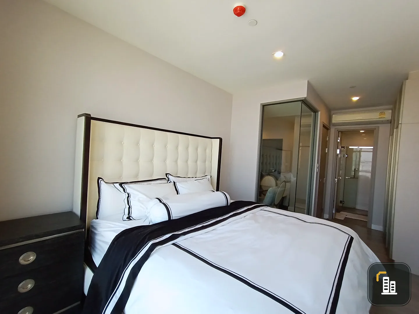 Condo for sale, The Room Rama 4, special price!! only 9.69 million baht, 1 bedroom, 1 bathroom, fully furnished.