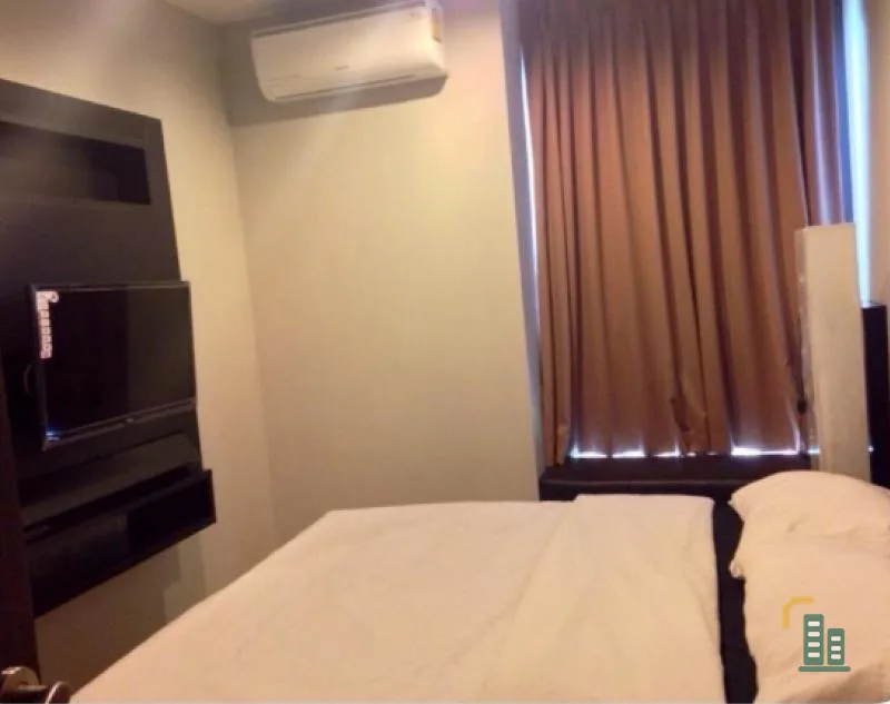 Urgent sale, Rhythm Sukhumvit 42 condo, 1 bedroom, 1 bath, fully furnished room, beautiful view, cheap price, book now