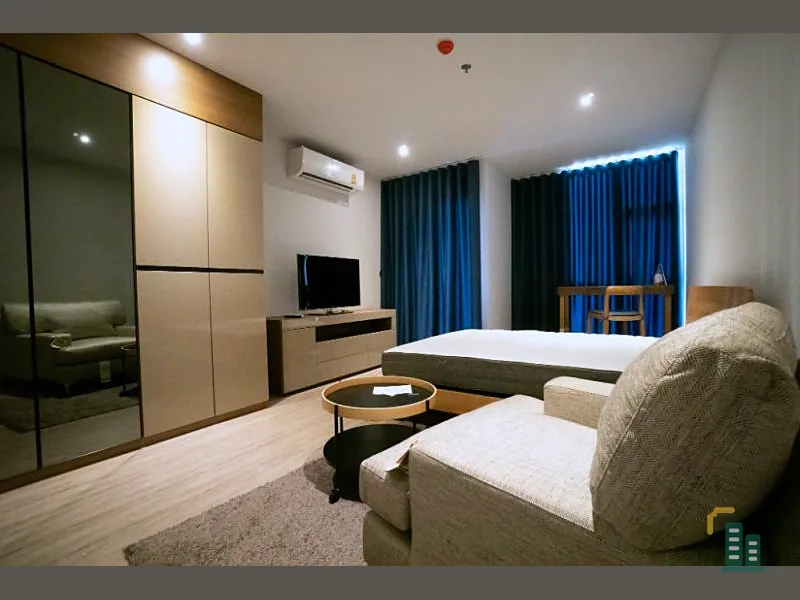Urgent sale, Rhythm Ekkamai condo, beautifully decorated room, fully furnished, very cheap price, don't wait !!