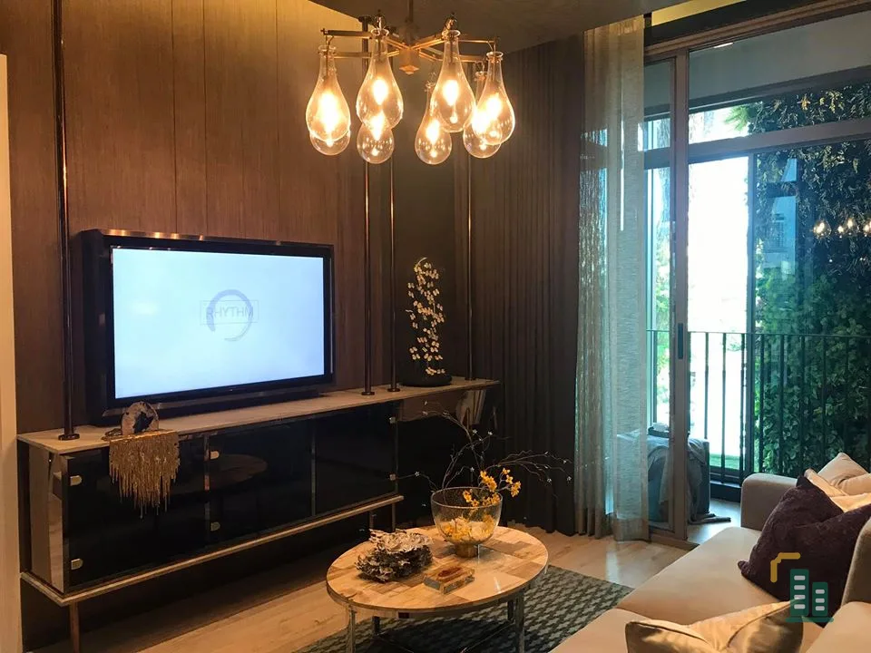 Sale down payment, Rhythm Ekamai Estate Condo, 2 bedrooms, 2 bathrooms, very cheap price.
