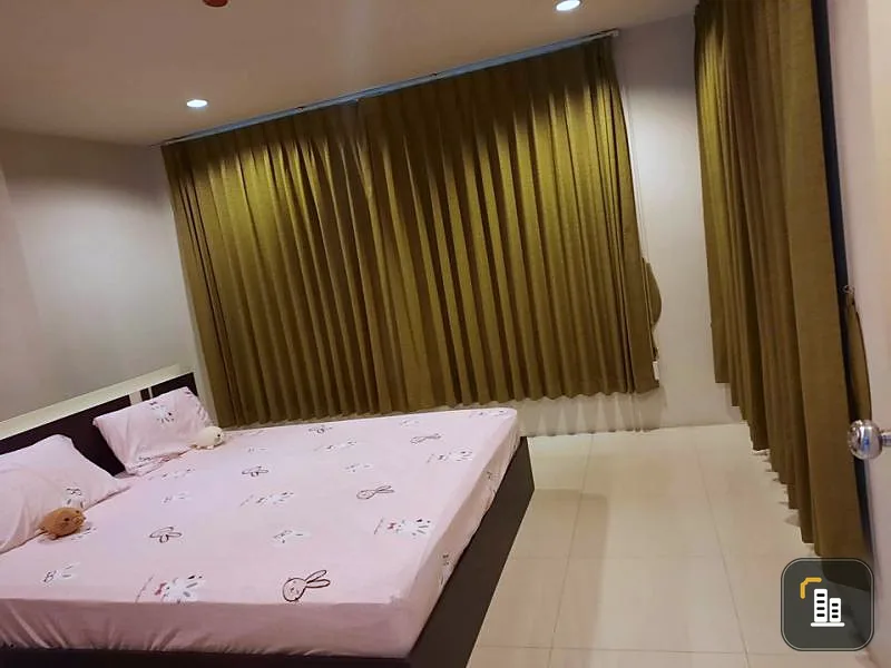 Condo for sale/rent, Sukhumvit Living Town, convenient transportation, near MRT Phetchaburi, good location, don't miss it!!