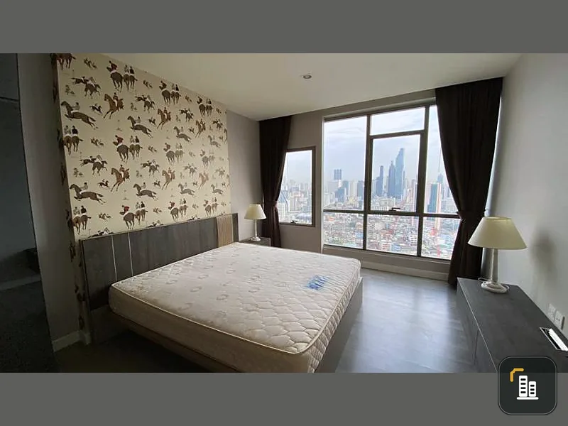 For rent THE ROOM Rama 4, 2 bedrooms, 2 bathrooms, corner room, very beautiful view, city view with Chao Phraya River view, hurry to reserve.