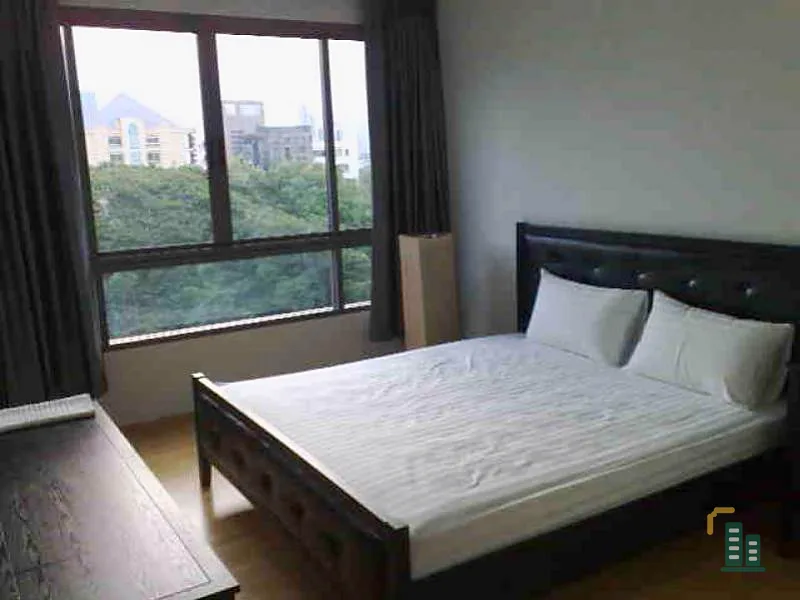 Sell / rent urgently, Condo Issara @ 42 Sukhumvit, good location, near BTS, fully furnished You can't miss it !!