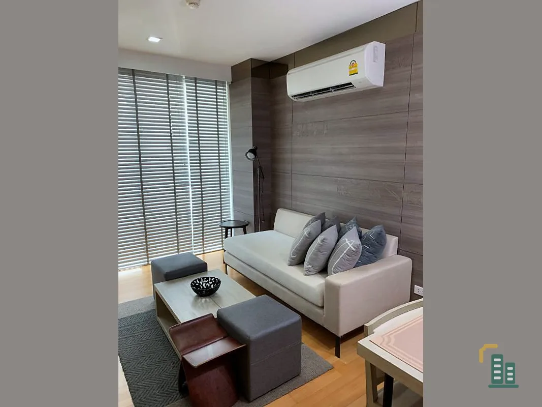 Urgent sale !! Issara Condo @ 42 Sukhumvit, near BTS Ekkamai, 2 bedrooms, 7th floor, ready to move in!