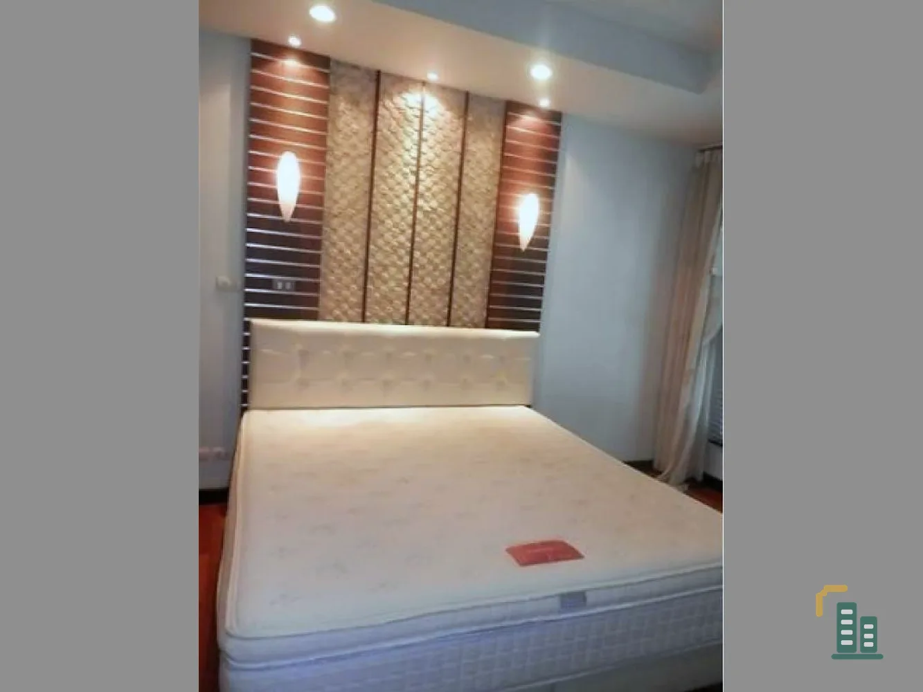 Quick sale / rent, Condo Avenue 61, good location, near the train, good price, fully furnished, ready to move in.