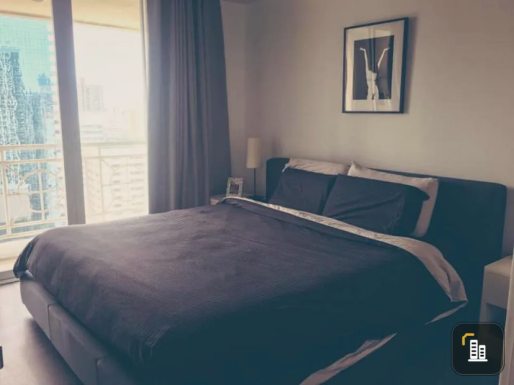Urgent sale / rent, Condo Asoke Place, good location in the heart of the city, close to the BTS, very convenient, miss it and regret !!
