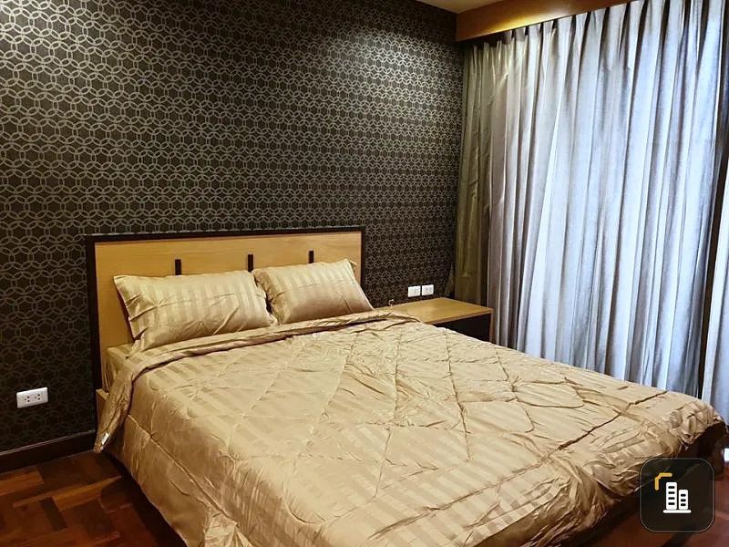 Urgent !! Condo for rent, Asoke Place, near BTS Terminal 21, very good location, ready to move in, can't miss it !!