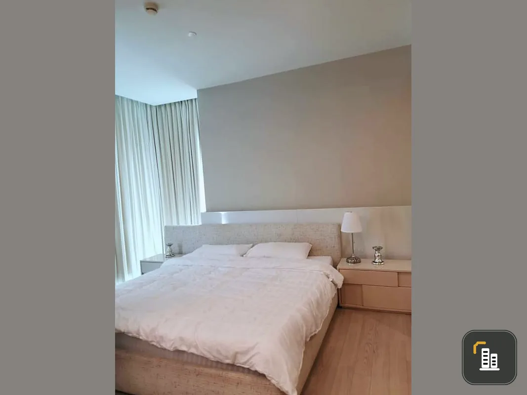 Condo for rent, The Room Sukhumvit 21, corner room, 15th floor, convenient transportation, near BTS Asoke, can't miss it !!