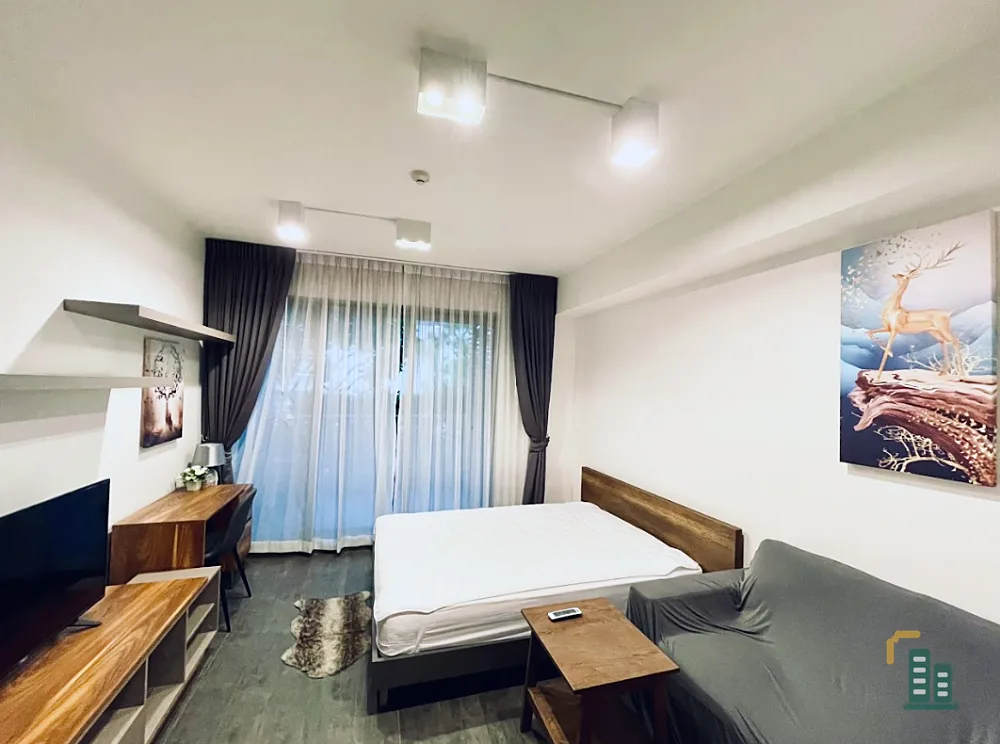 Condo for sale, rent, The Lofts Ekkamai, north side, garden view, extra wide balcony. Can't miss it anymore.